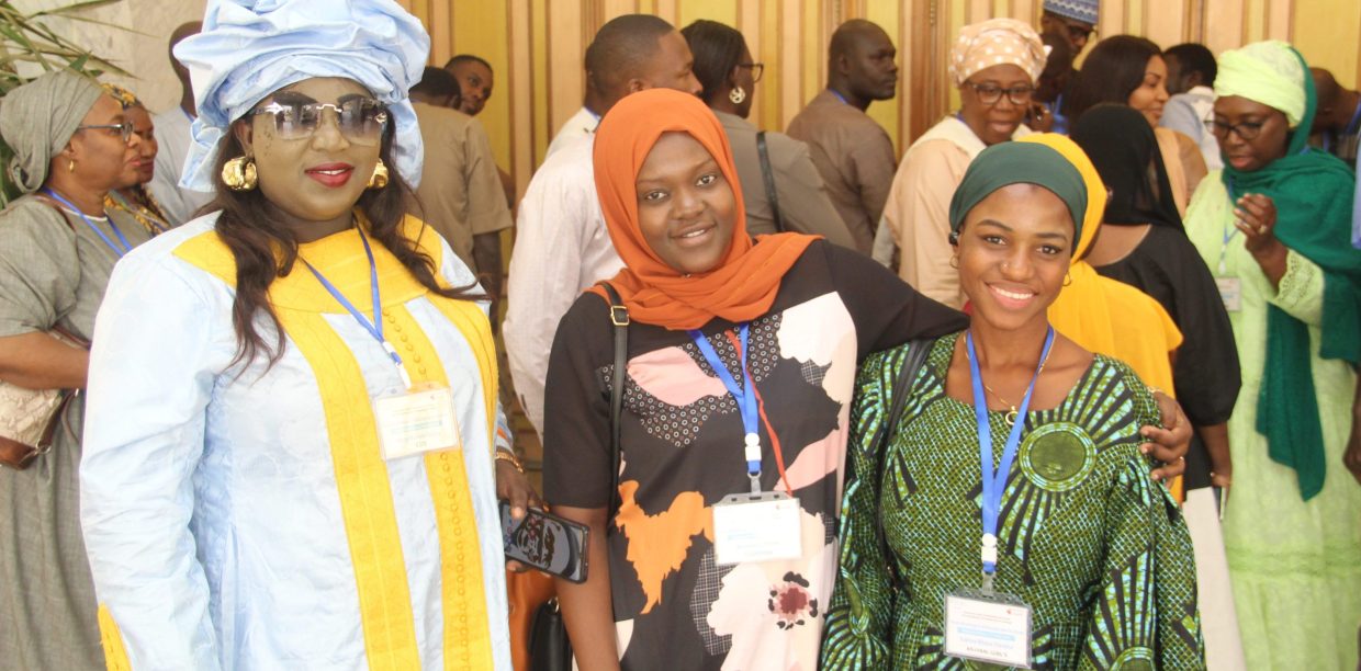 PROGRAMME ADOS ,Forum de Partage et d’Échange avec les Jeunes : Amélioration de la Santé de la Reproduction des Adolescentes au Sénégal